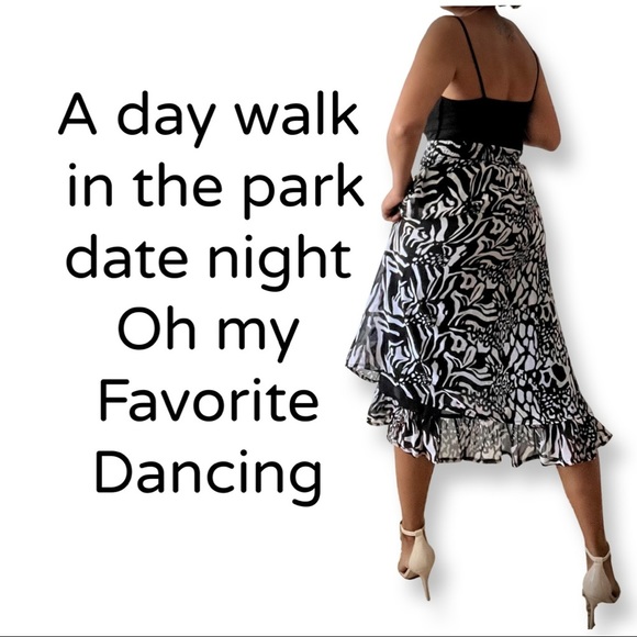 Beautiful Handmade Skirt Size Small/Medium￼￼ Asymmetrical high - Low Style - Picture 6 of 10